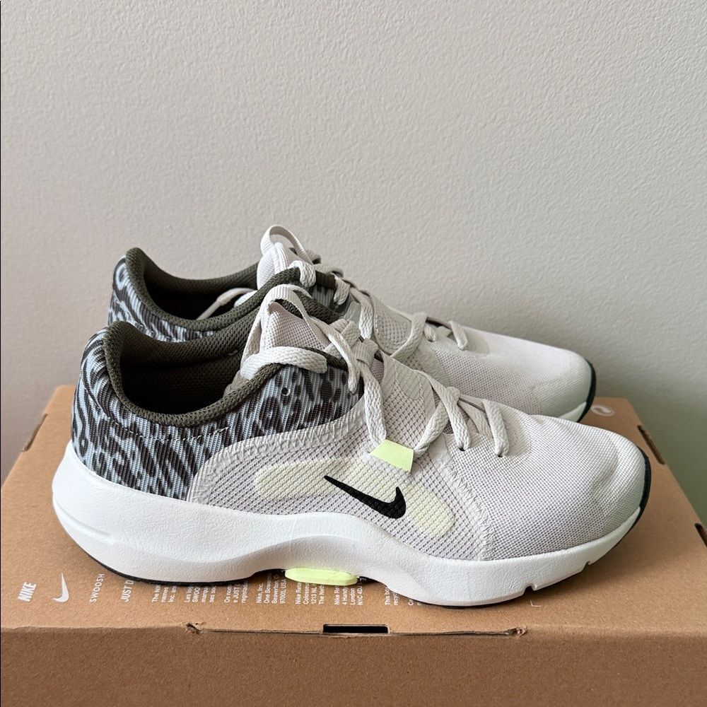 Nike Renew In Season TR 13 PRM Light Black Volt FN4924-001 Women’s Size 6